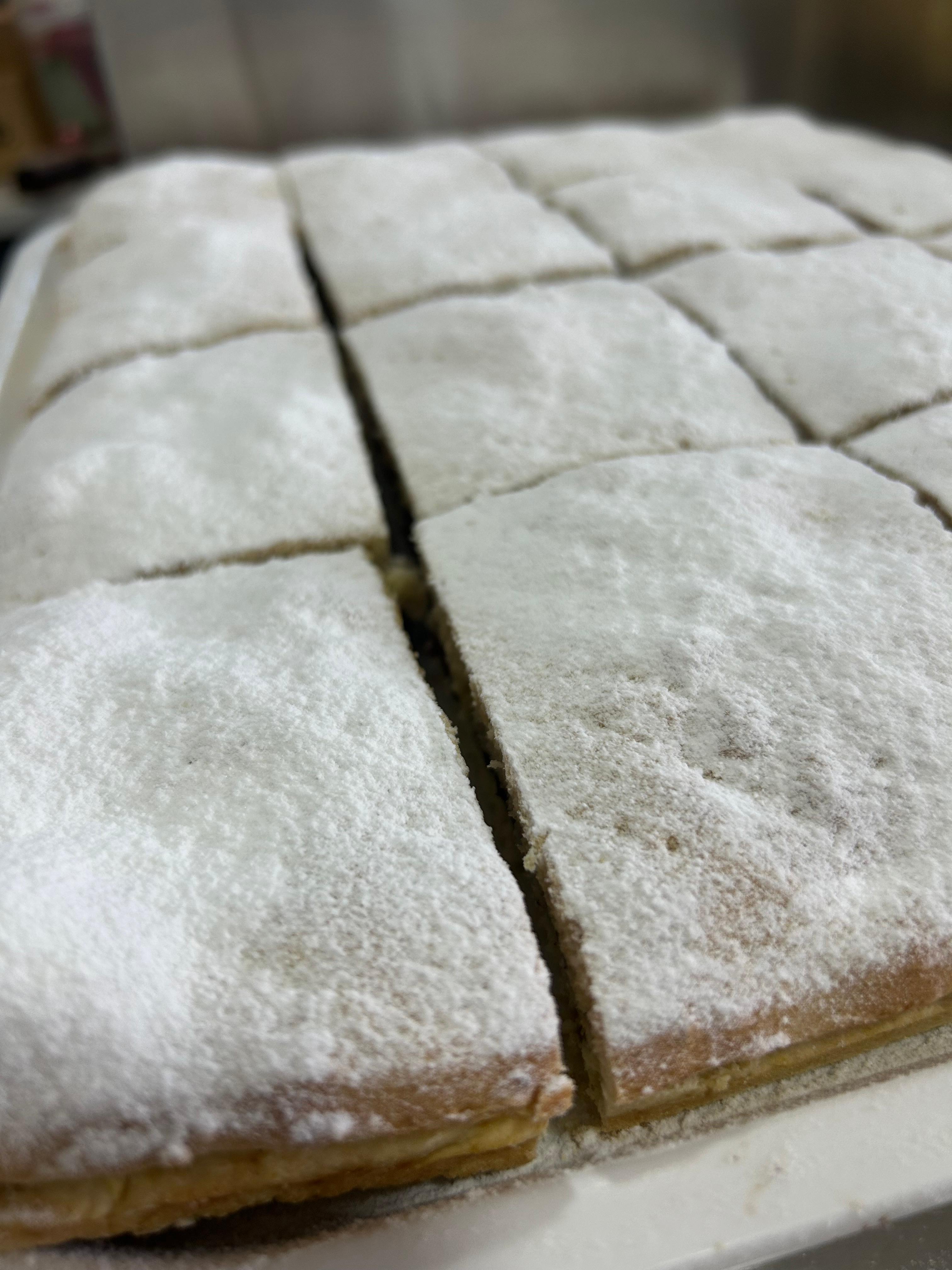 Pastelitos rectangulares rellenos de manzana